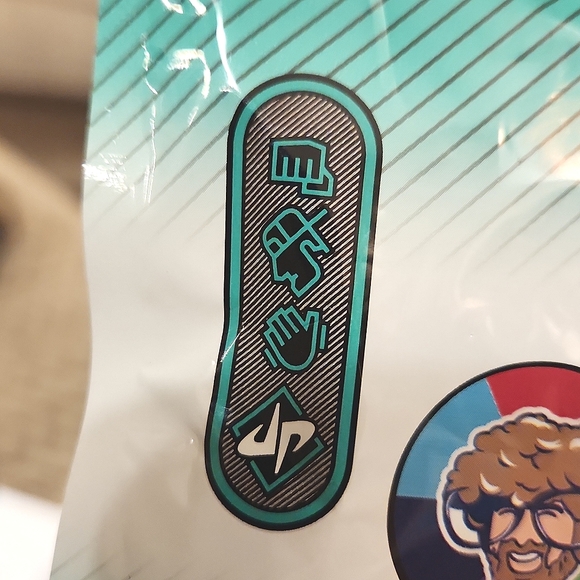 5 Dude Perfect keychains - Picture 12 of 12